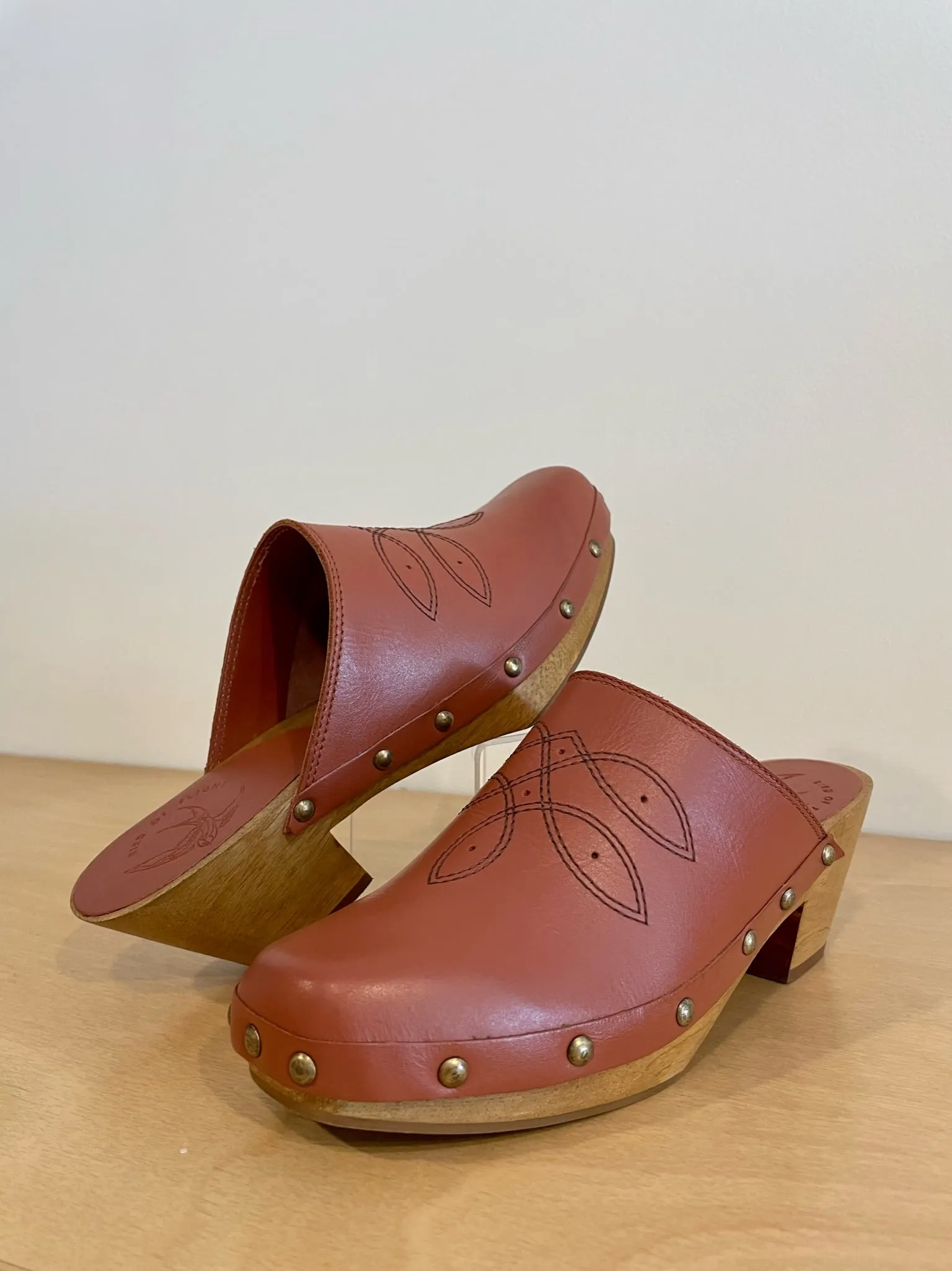 Bird Of Flight Shy Clogs - Clay