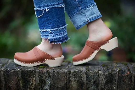 Lotta Clogs: Classic Slip-On (4 colours)