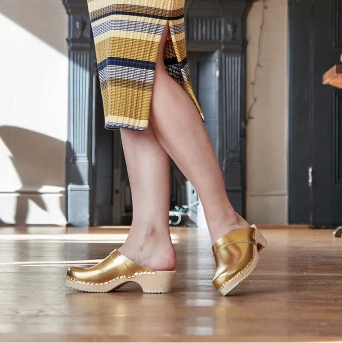 Lotta Clogs: Classic Slip-On (4 colours)