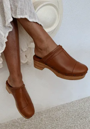 Malibu Clogs - Whiskey