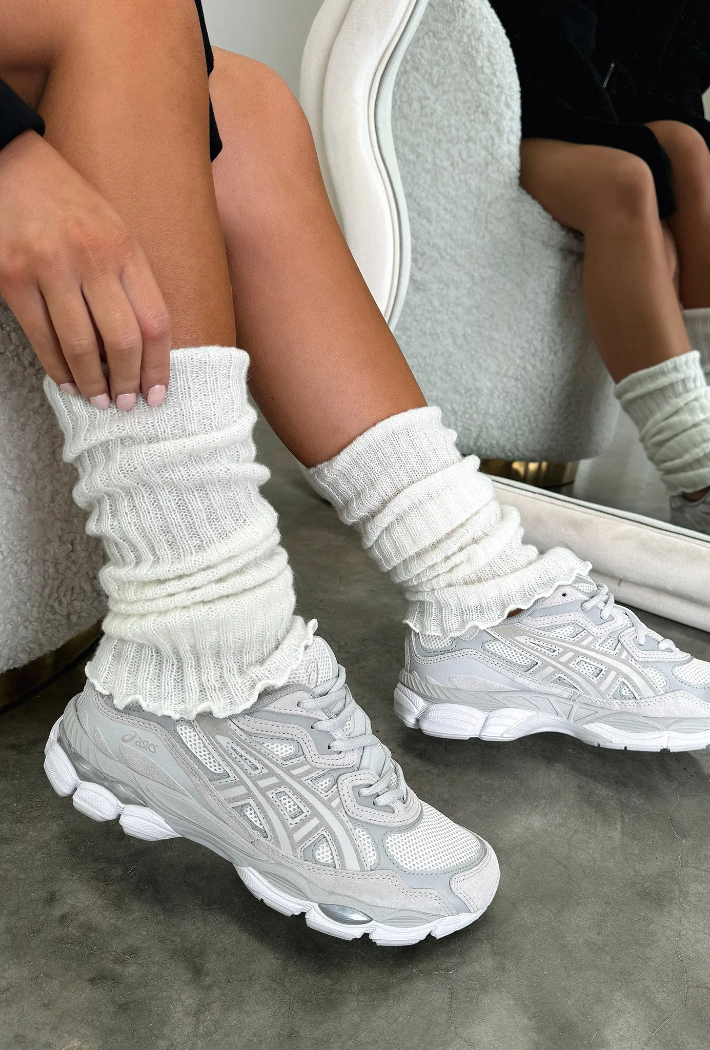 Nila Leg Warmers - White