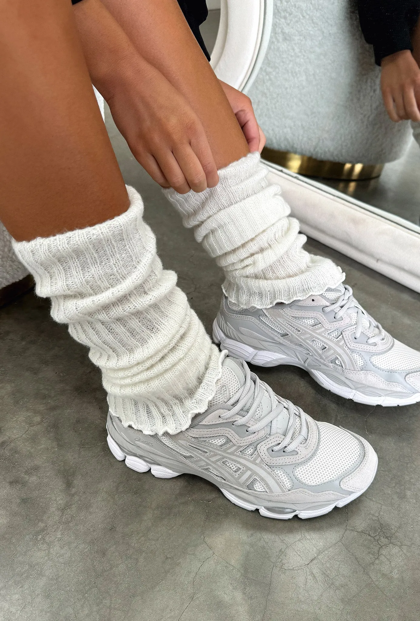 Nila Leg Warmers - White