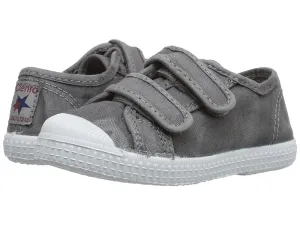 Velcro Sneaker